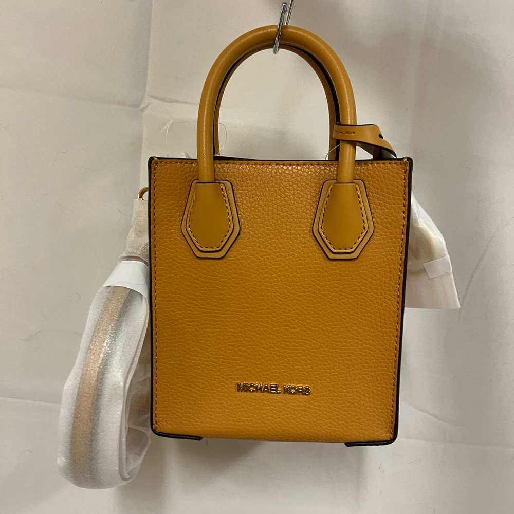 New MICHAEL KORS Mercer Extra-Small Pebbled Leather Crossbody Bag - Picture 1 of 8